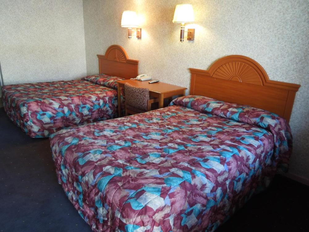 Double Room with Two Double Beds interior